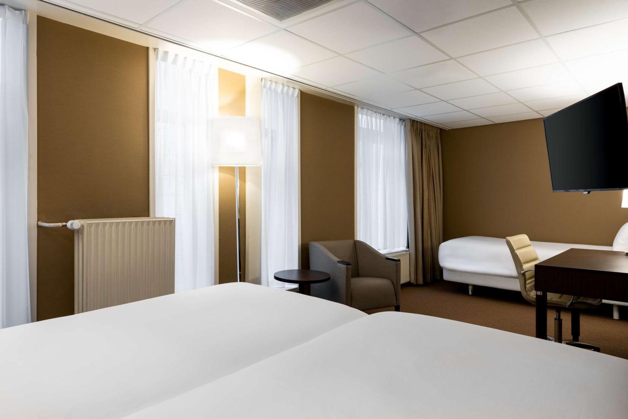 Nh Centre Utrecht Hotel Bagian luar foto