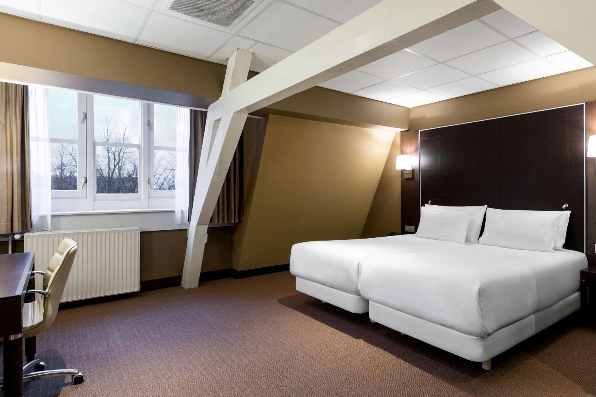 Nh Centre Utrecht Hotel Bagian luar foto