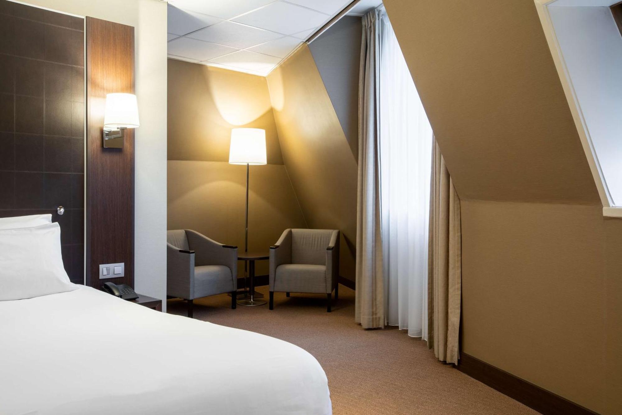 Nh Centre Utrecht Hotel Bagian luar foto