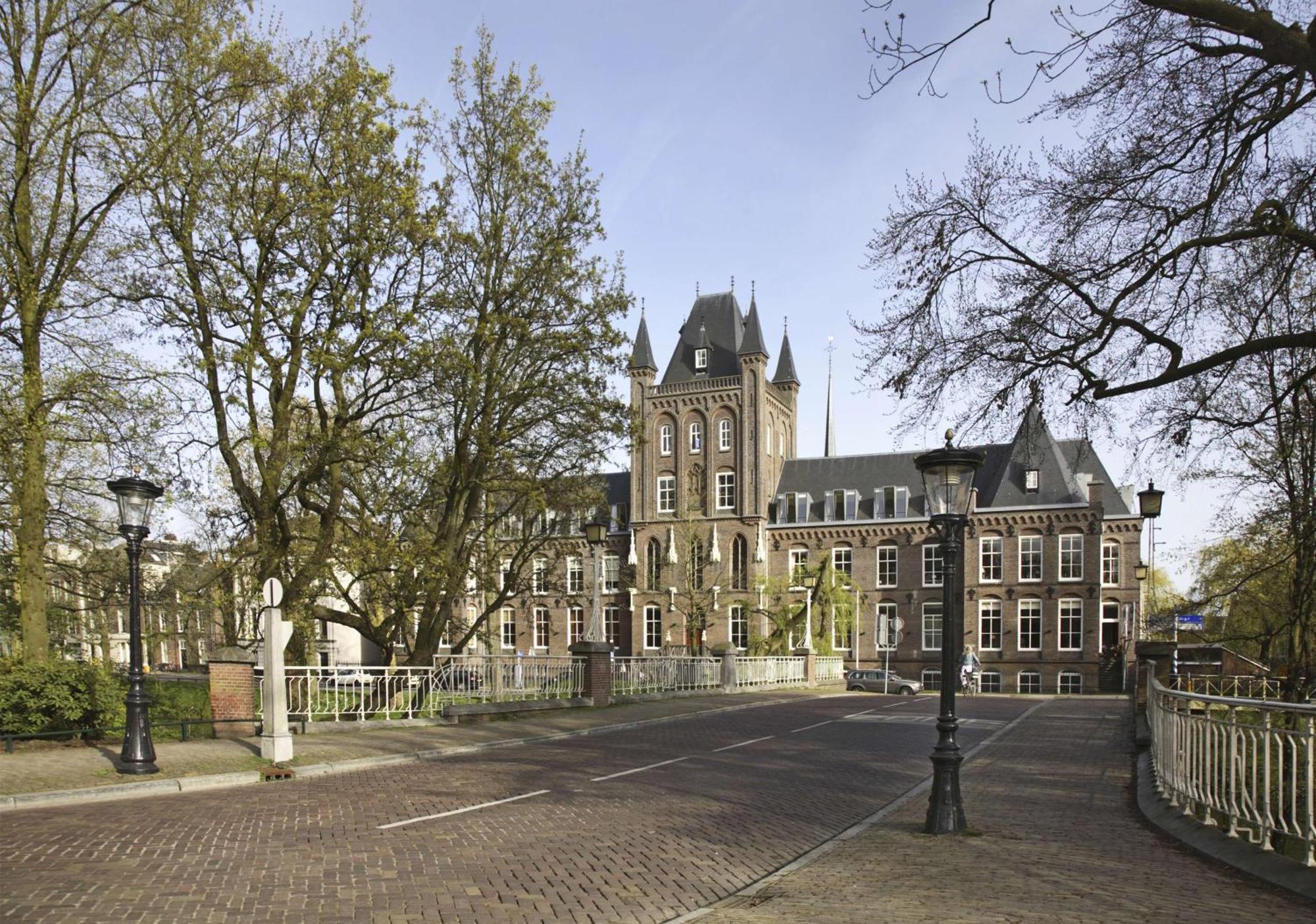 Nh Centre Utrecht Hotel Bagian luar foto