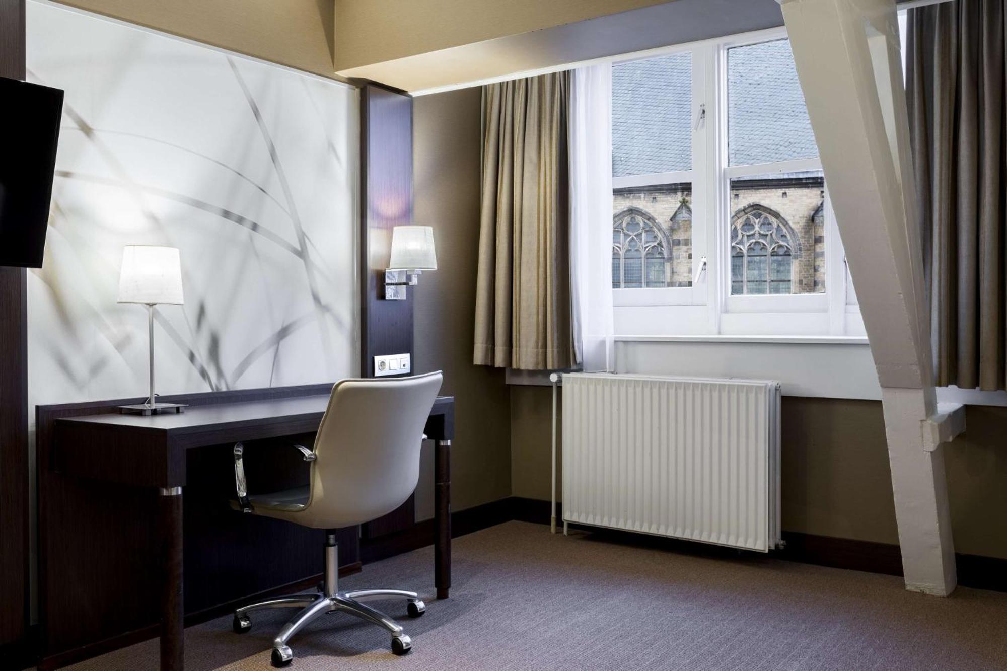 Nh Centre Utrecht Hotel Bagian luar foto
