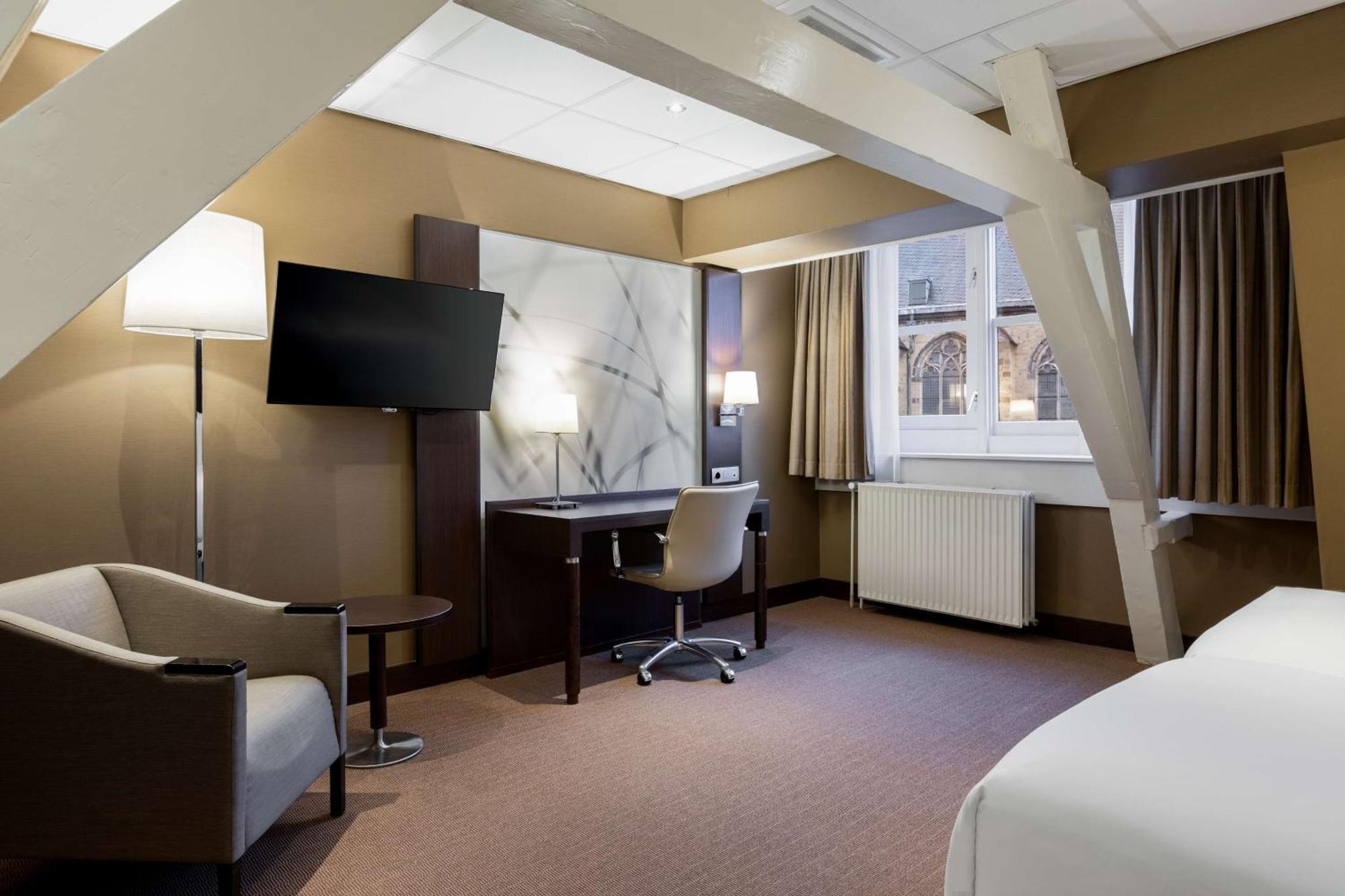 Nh Centre Utrecht Hotel Bagian luar foto
